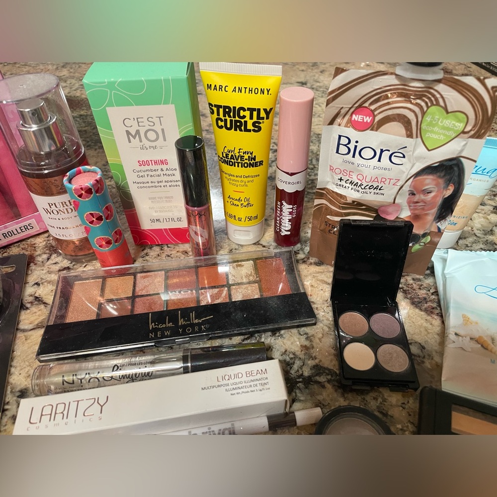 Lot of make-up & beauty* skin care*Nuria*Laritzy*Lancome*NYX*Biore*Sephora*